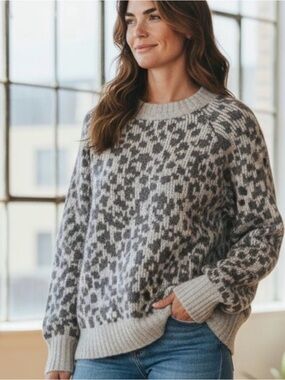 Old Navy Gray Leopard-Print Crewneck Sweater NWT